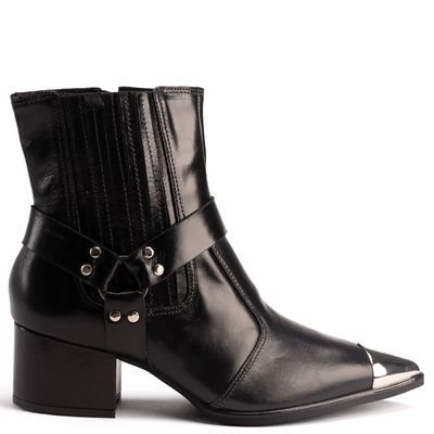 Bota Feminina Couro Bico Fino Detalhe Metal Biqueira Debbie Preto